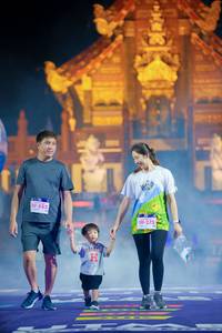 BIB: 553, 275
                            <button type="button" onclick="openModal(22479633)" class="btn btn-primary btn-sm float-right btn-popup" data-toggle="modal" data-target=".modal-high-quality">
                        <i class="fas fa-shopping-cart"></i> Add to Cart
                    </button>
                                            <button type="button" onclick="isThisMe(22479633, true)" class="btn btn-success btn-sm float-right btn-popup btn-isme hidden" data-toggle="tooltip" data-placement="bottom" title="นี่คือรูปของคุณใช่ไหม คลิกที่นี่เพื่อเอาเข้าอัลบั้ม">
                        <i class="fas fa-plus"></i> Add to album
                    </button>
                    <button type="button" onclick="isThisMe(22479633, false)" class="btn btn-warning btn-sm float-right btn-popup btn-isnotme hidden">
                        <i class="fas fa-ban"></i> Remove from album
                    </button>